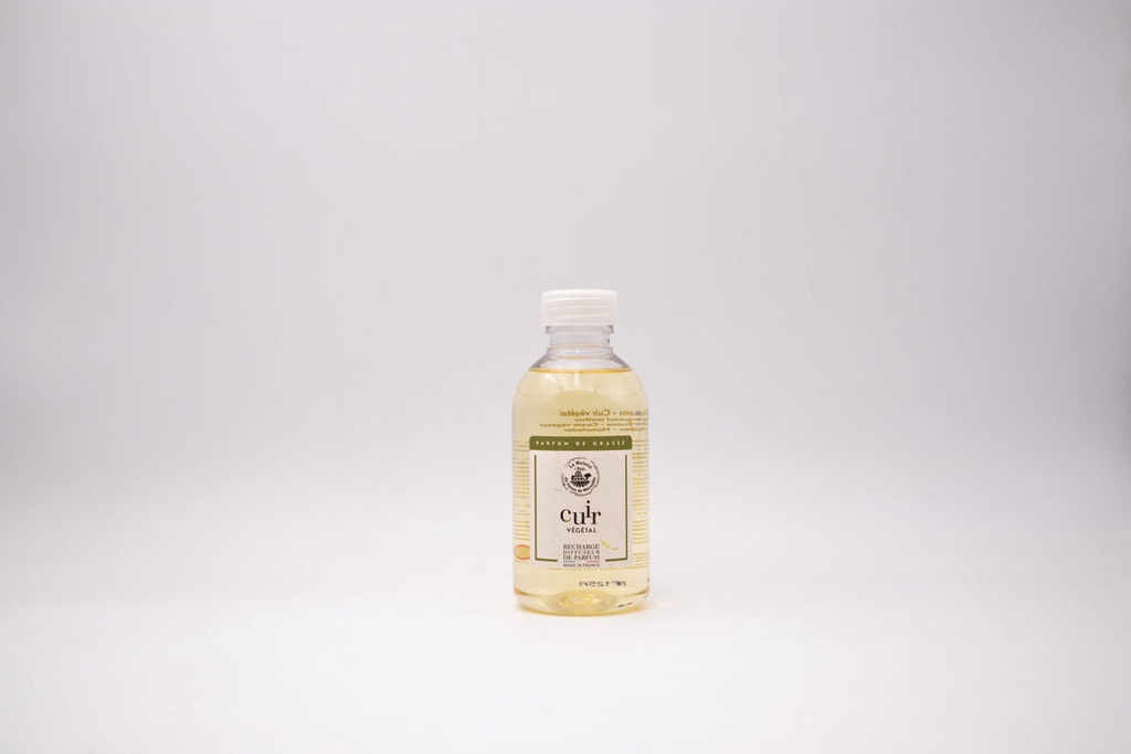  - RECARGA DIFUSOR CUERO VEGETAL 200ML